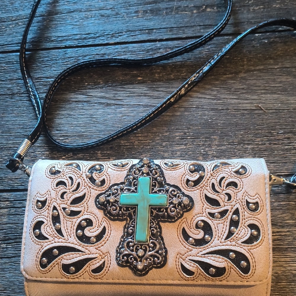 Elegant Crossbody Bag with Intricate Design